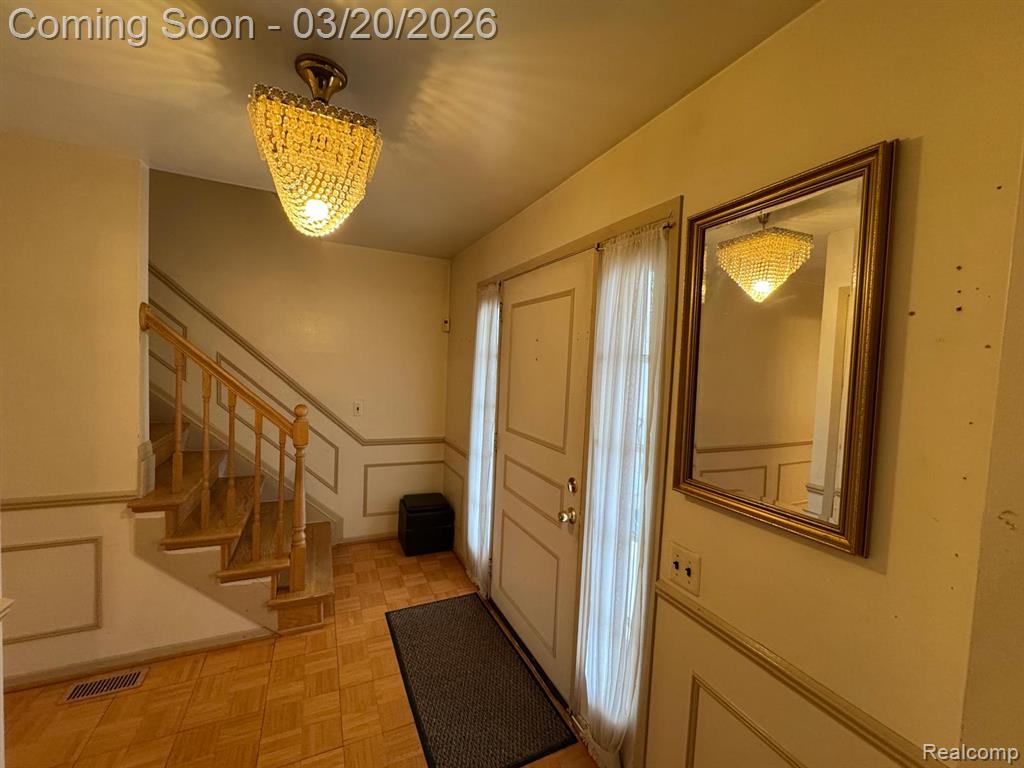 5045 Forestdale Drive, West Bloomfield, MI — Photo 4