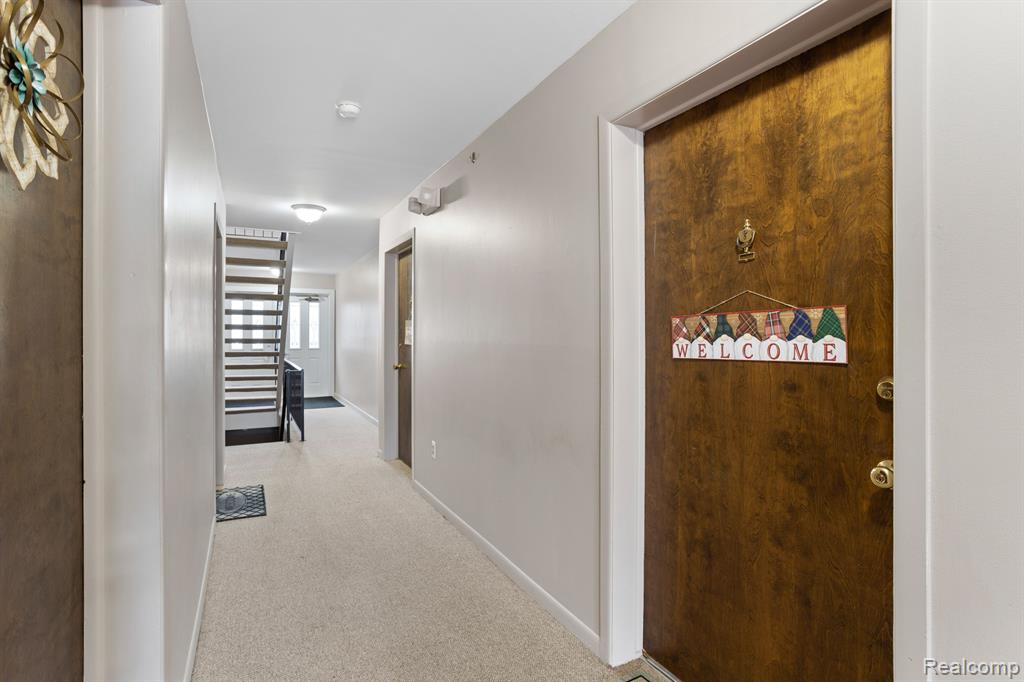 30795 SHIAWASSEE Road, 3B, Farmington, MI 48336 — Photo 4