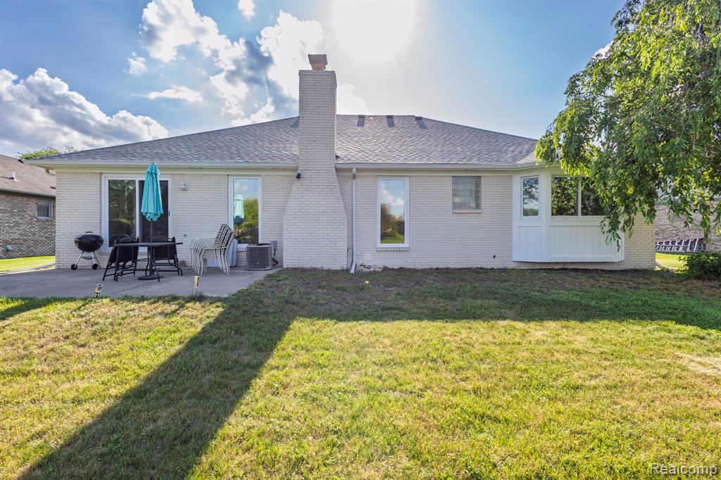 52448 Cedar Mill Drive, Macomb, MI 48042 — Photo 44