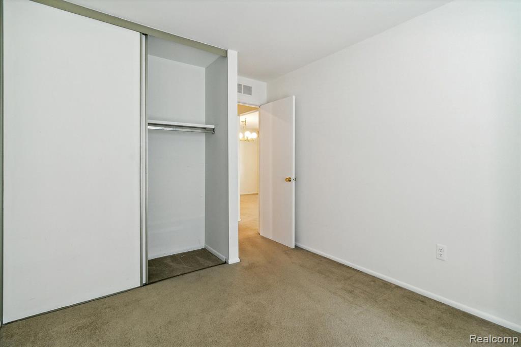 39809 VILLAGE WOOD Lane, Novi, MI — Photo 17