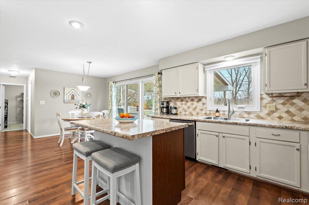 80 GROVELAND Drive, Howell, MI 48843 — Photo 10