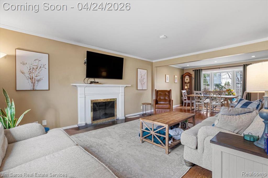 919 Cook Road, Grosse Pointe Woods, MI 48236 — Photo 11