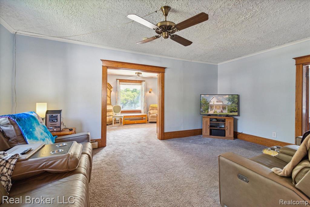 402 S 7TH Street, St. Clair, MI 48079 — Photo 12