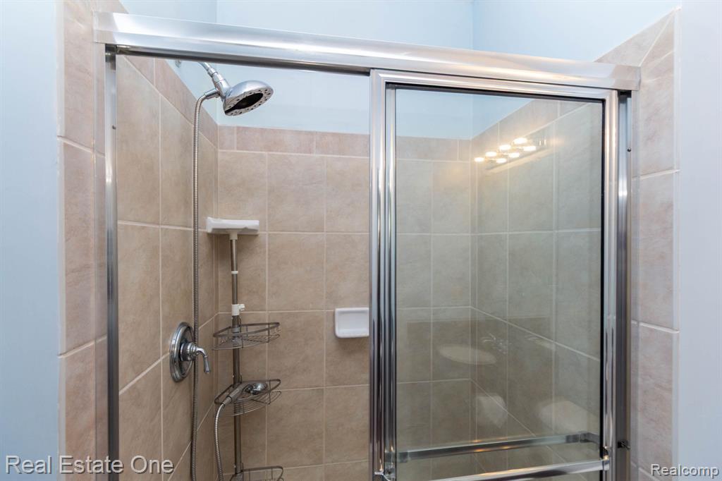 934 W Summerfield Glen Circle, Ann Arbor, MI 48103 — Photo 15