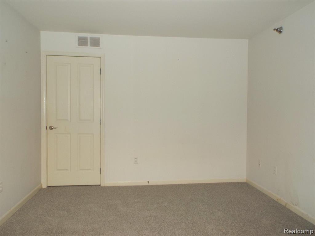 4202 TEAL Lane, Walled Lake, MI 48390 — Photo 11