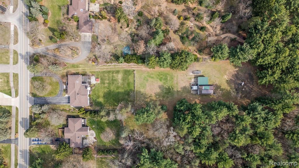 707 PINE TREE Road, Lake Orion, MI 48362 — Photo 8