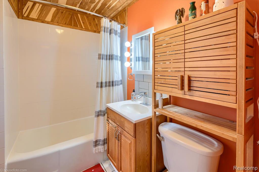 825 N Monroe Street, Lapeer, MI 48446 — Photo 22