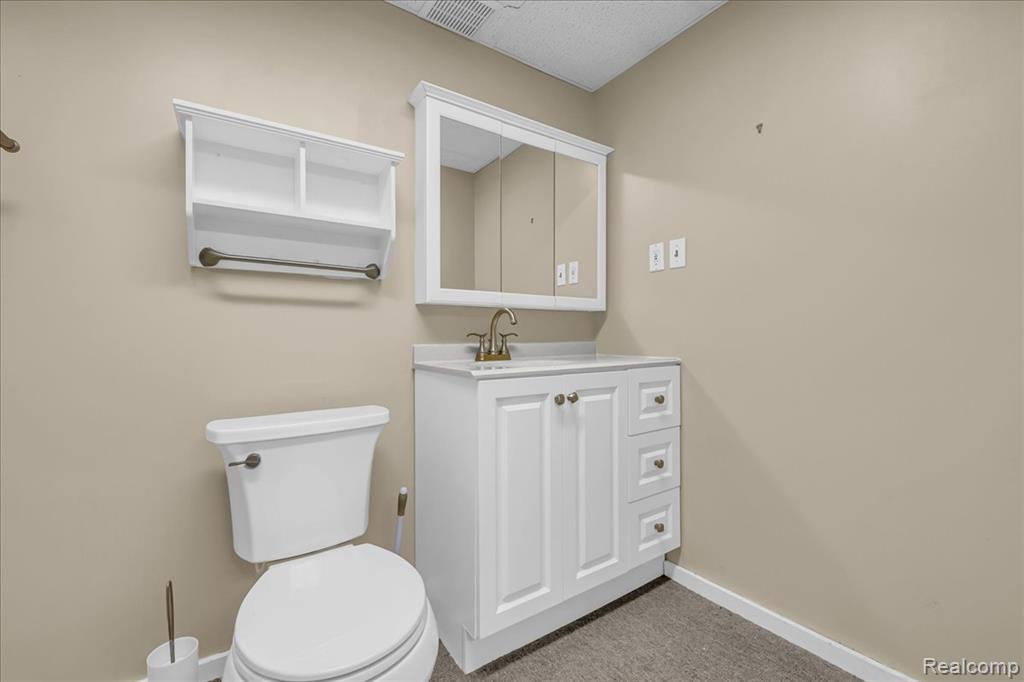 824 N Beech Daly Road, Dearborn Heights, MI 48127 — Photo 32