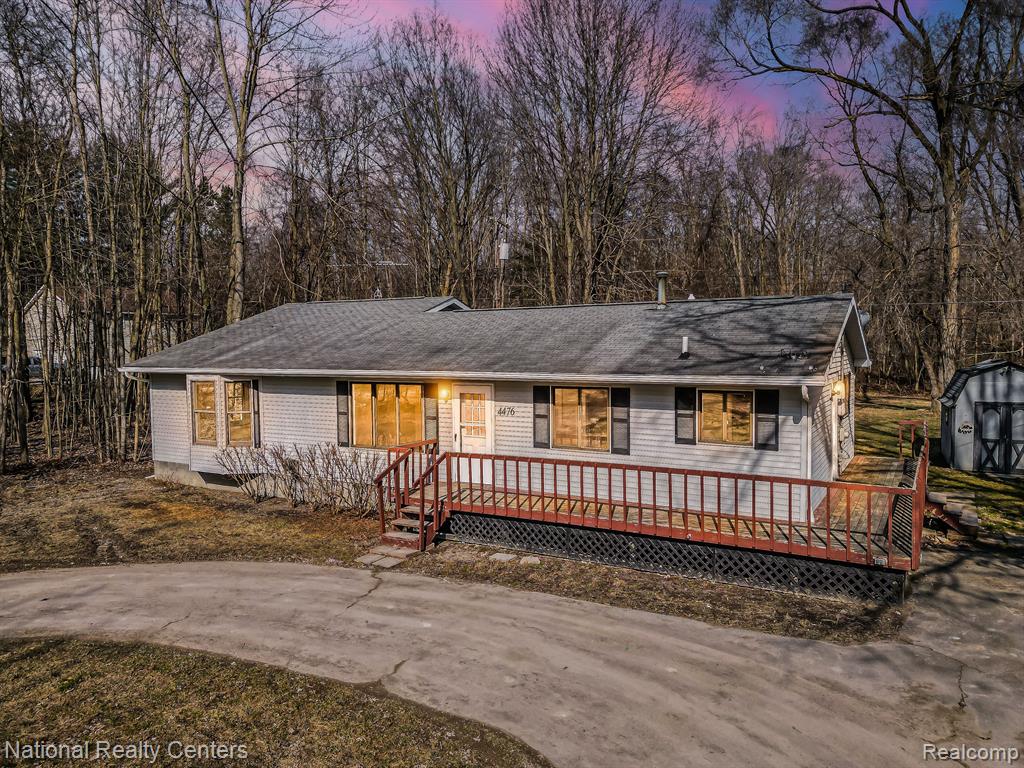 4476 W Allen Road, Howell, MI 48855 — front exterior