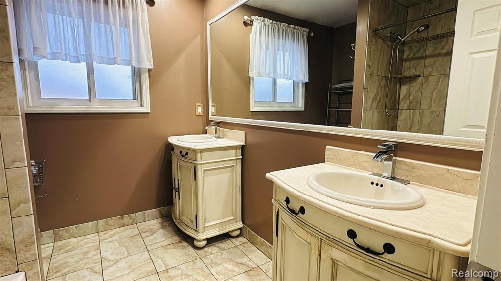 4867 Shell Court, Warren, MI 48091 — Photo 10