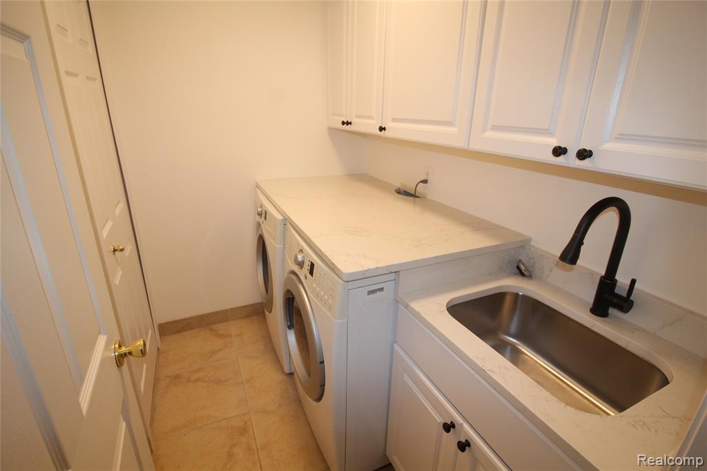 2224 Leighton Drive, Utica, MI 48317 — Photo 12