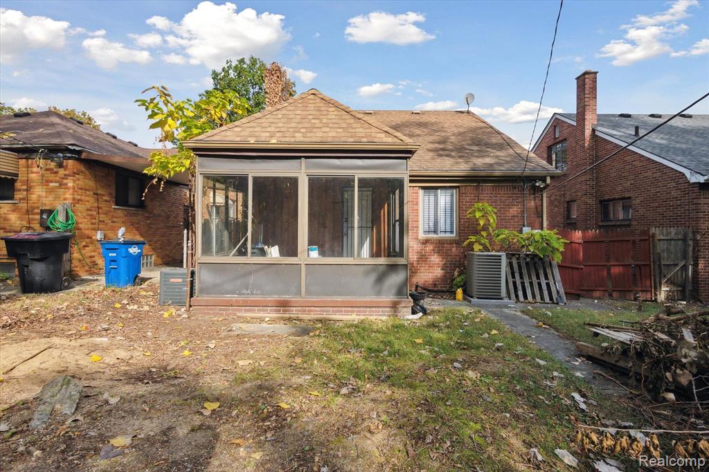 6445 LONDON Street, Detroit, MI 48221 — Photo 35