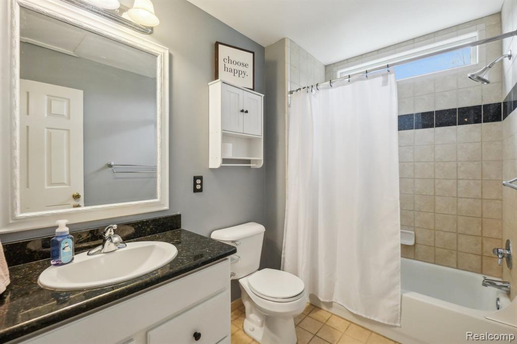 810 JOSHUA Drive, Highland, MI 48356 — Photo 28