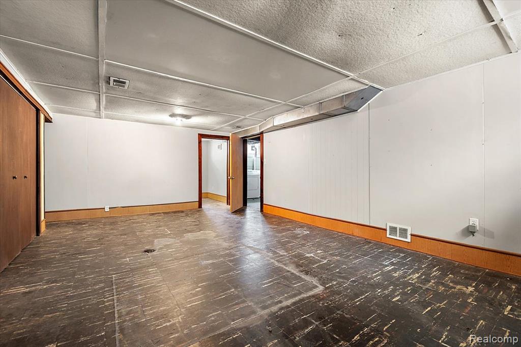 14001 Balfour Street, Oak Park, MI 48237 — Photo 24