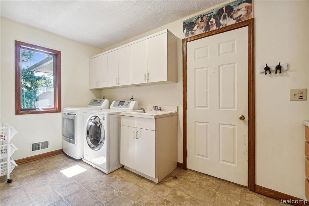 767 W DAVIS Road, Howell, MI 48843 — Photo 17