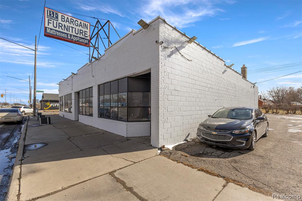 12744 E 8 Mile Road - Photo 5