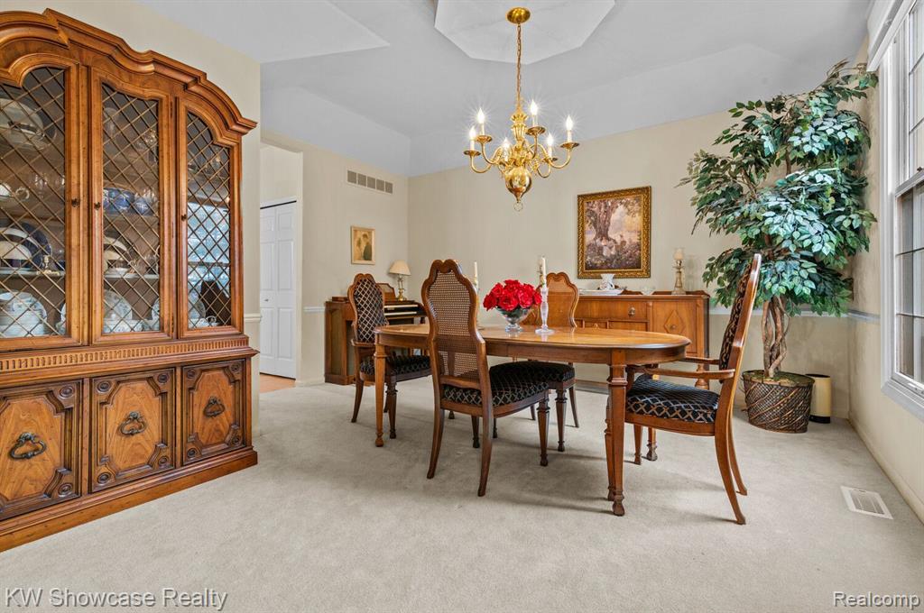5294 BRIDGE Trail E, Commerce Twp, MI 48382 — Photo 7