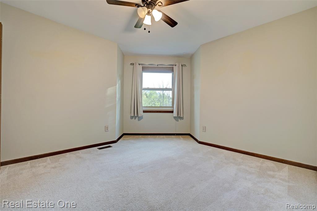 5370 Greenview Drive, Clarkston, MI 48348 — Photo 29