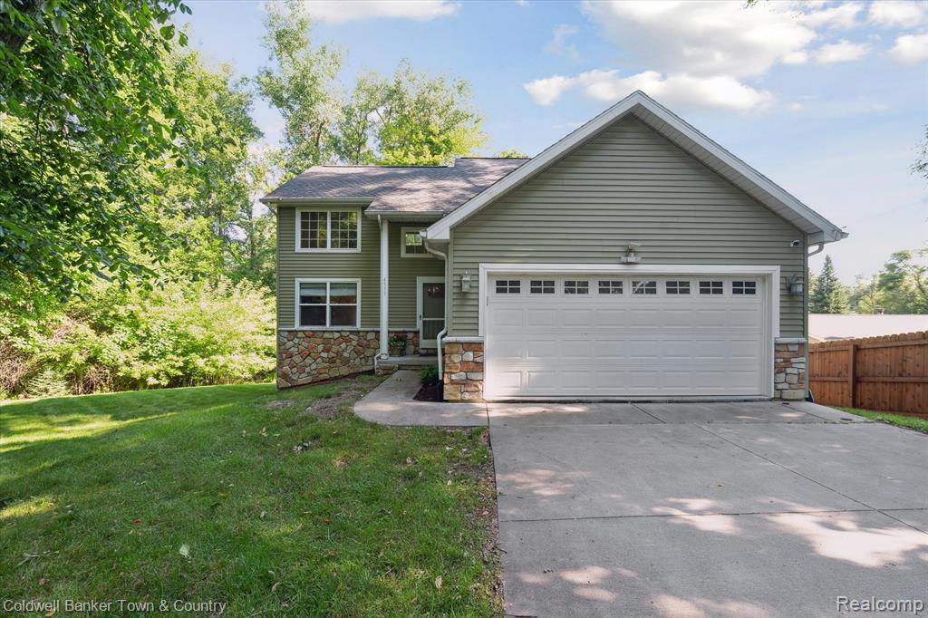 4577 Oaklawn Drive, Pinckney, MI 48169 — Photo 4