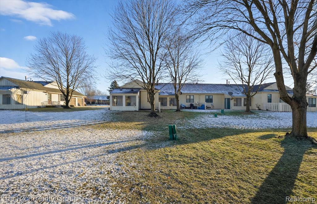 12116 Shenandoah Drive, South Lyon, MI 48178 — Photo 36