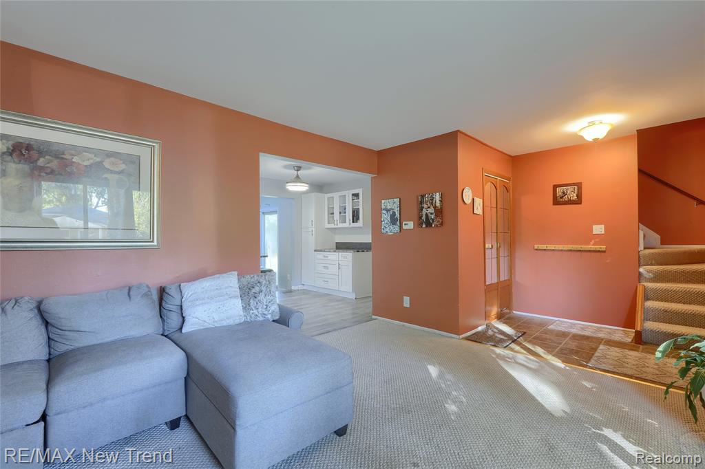 851 N Webik Avenue, Clawson, MI — Photo 5