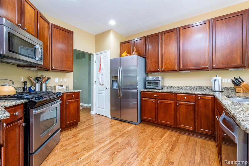 49290 FREESTONE Drive, Northville, MI 48168 — Photo 15