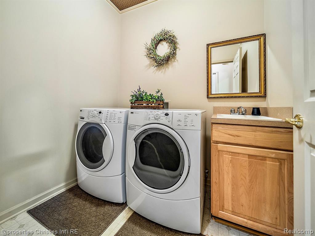 17070 CARRIAGE Way, Northville, MI 48168 — Photo 16