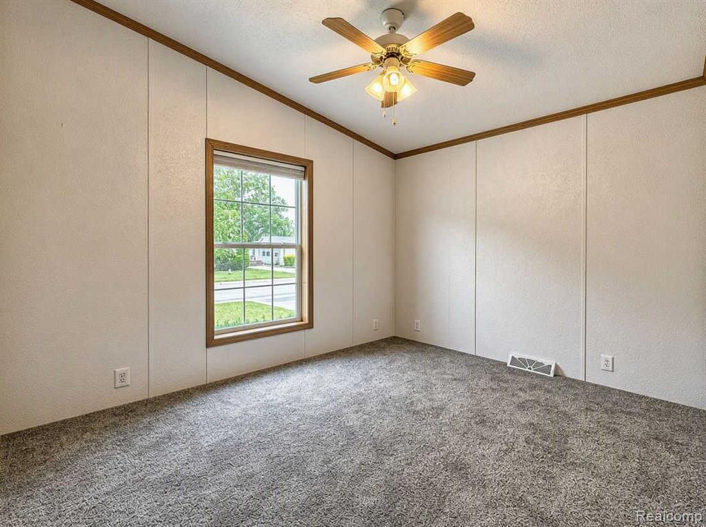 29258 Hidden River Drive, Gibraltar, MI — Photo 19