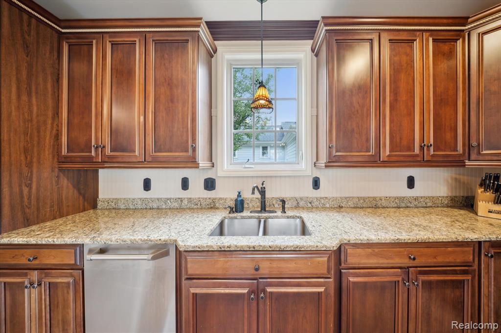 595 McKinley Circle, Canton, MI 48188 — Photo 13