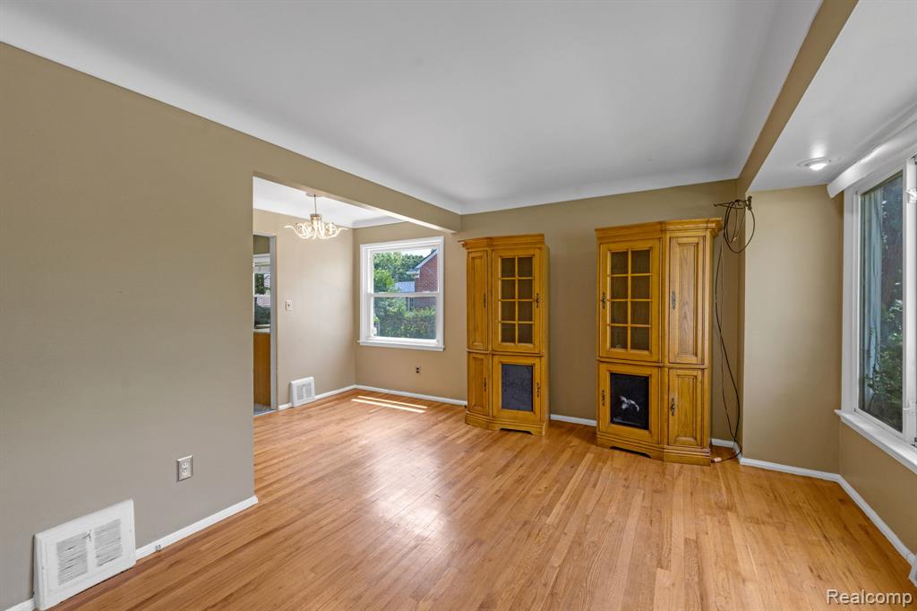 7641 Pelham Road, Allen Park, MI 48101 — Photo 8