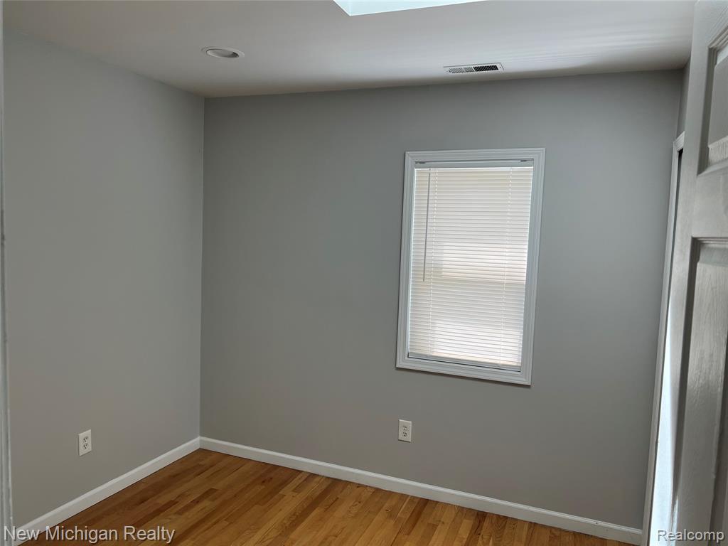 5659 CLIPPERT Street, Dearborn Heights, MI 48125 — Photo 23