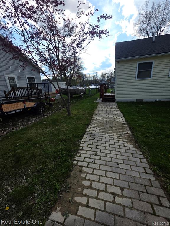 11476 Patterson Lake Drive, Pinckney, MI 48169 — Photo 8