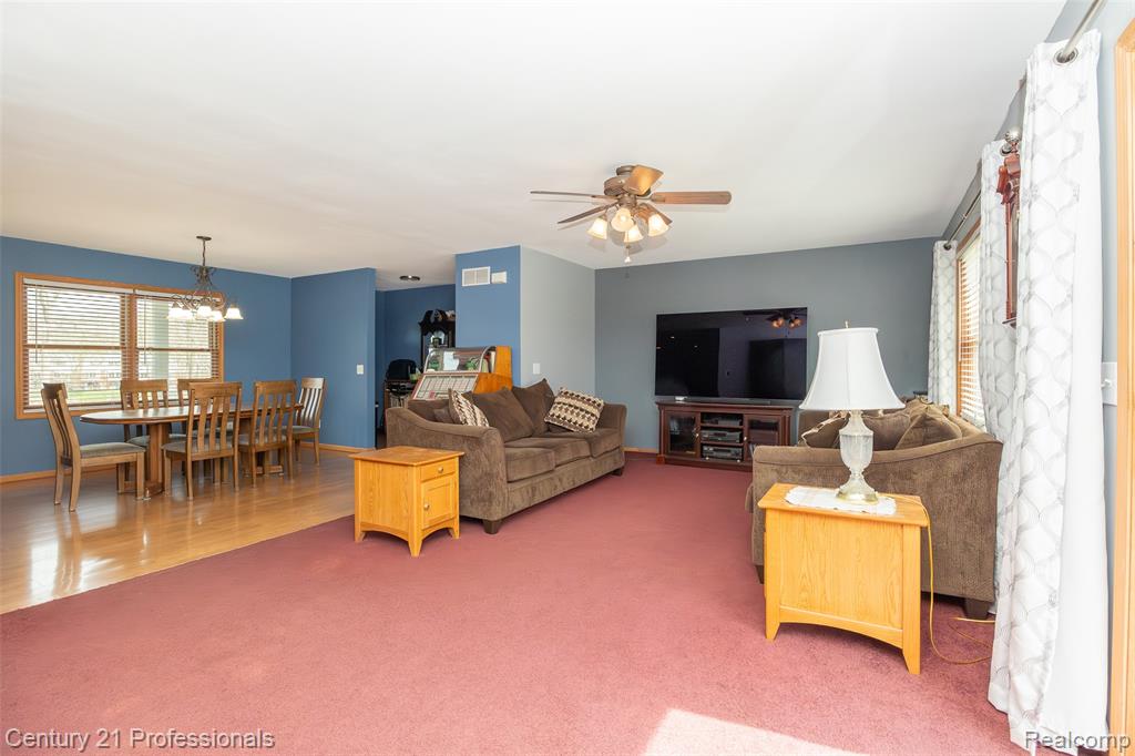 6591 Windiate Road, Waterford, MI 48329 — Photo 14