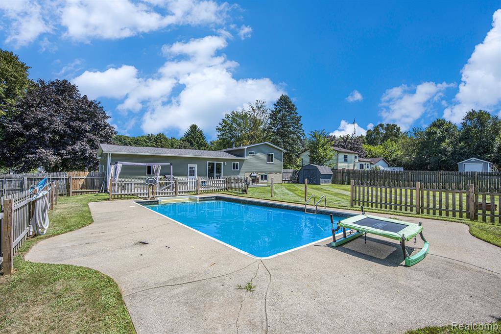 2213 Landmark Drive, Lapeer, MI 48446 — Photo 16