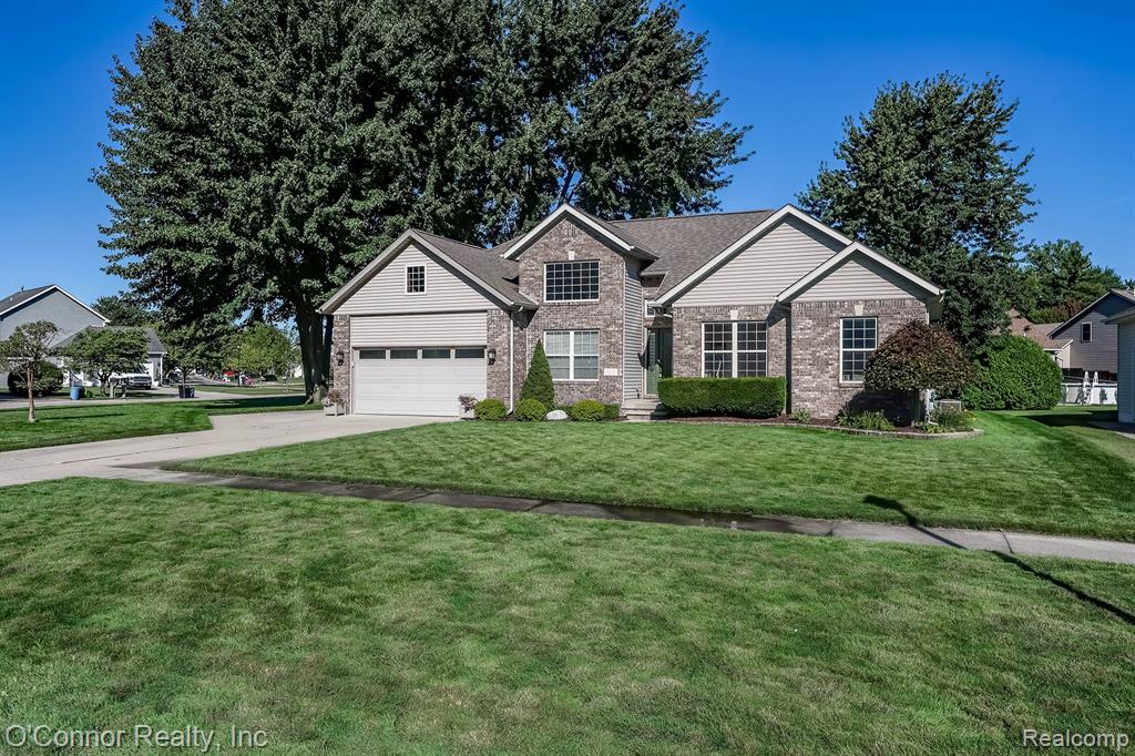 940 Covington Court, Marysville, MI 48040 — Photo 2