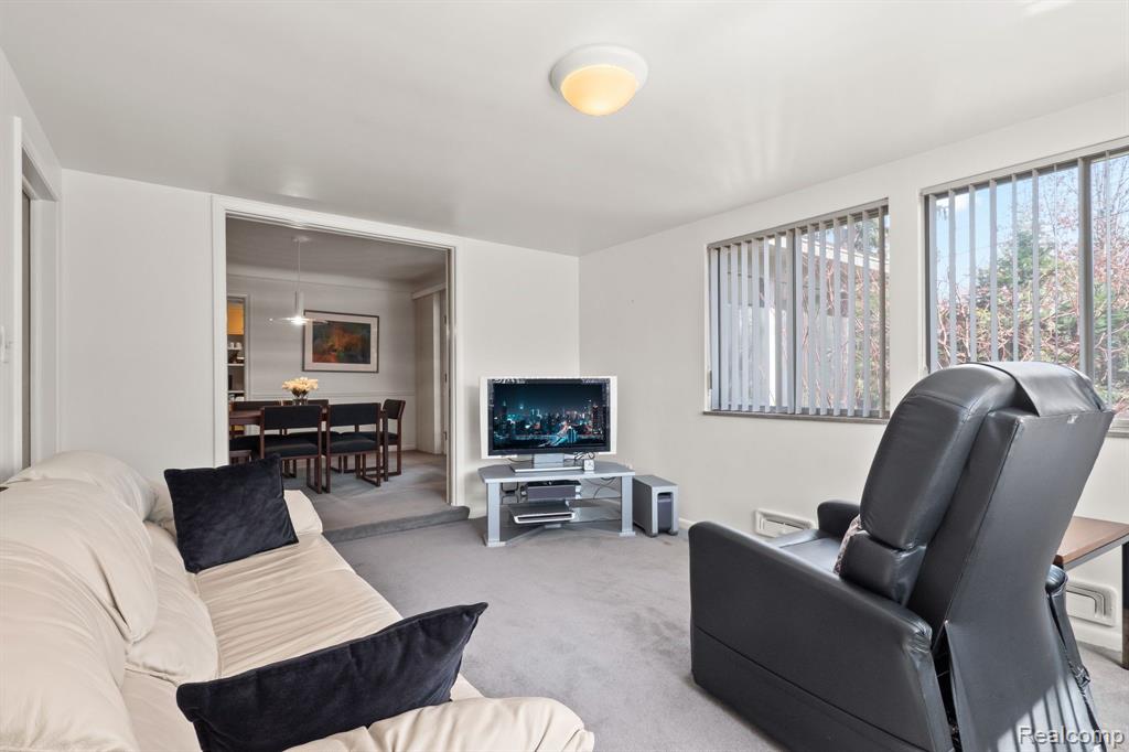 5889 ORCHARD BEND Road, Bloomfield Hills, MI 48301 — Photo 25