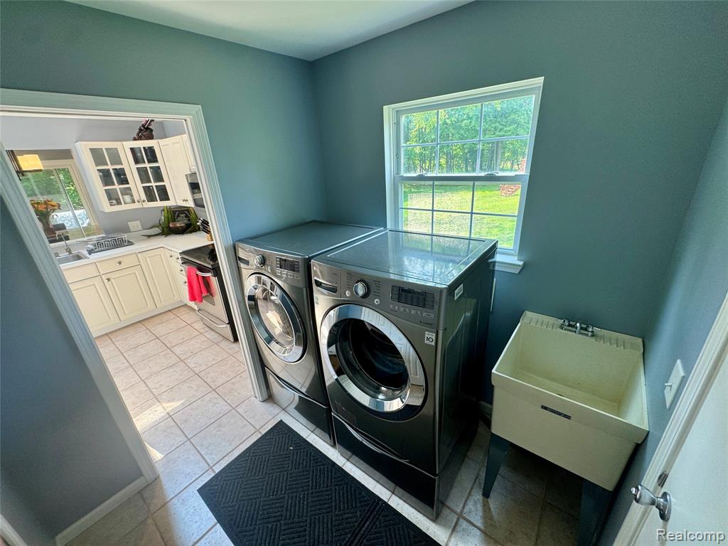 513 River Ridge Drive, Waterford, MI 48327 — Photo 18