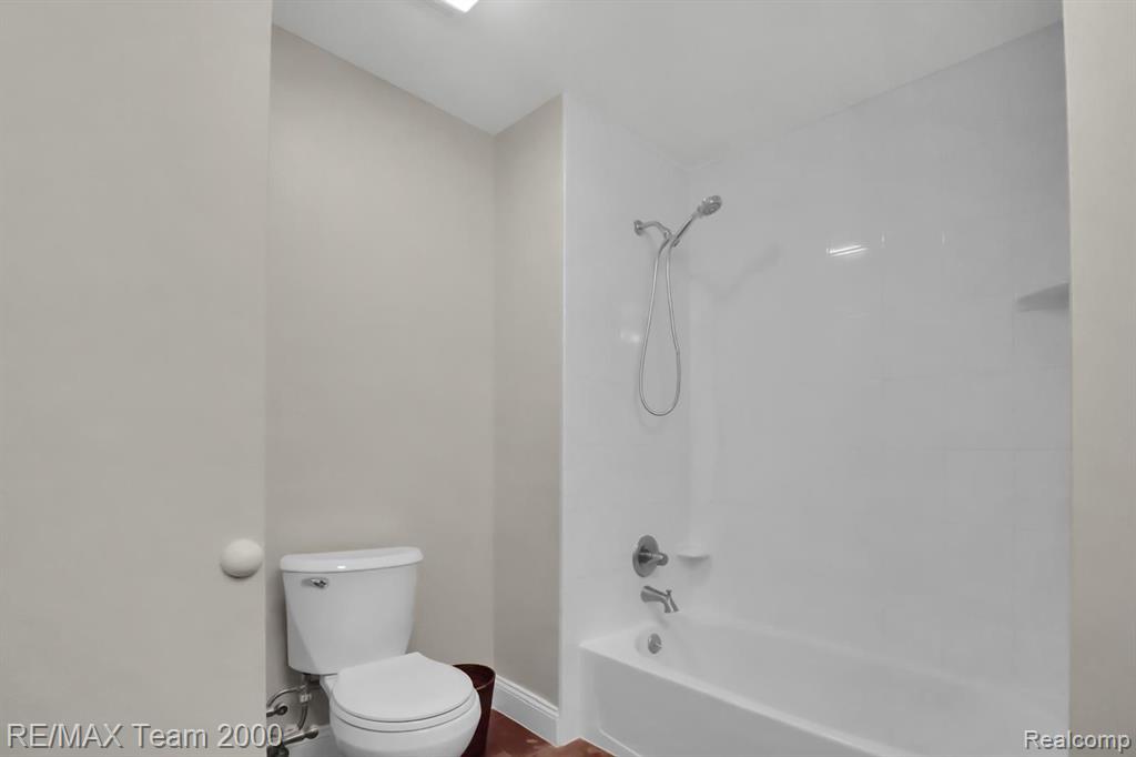 5 Timberlane Court, Dearborn, MI 48126 — Photo 13