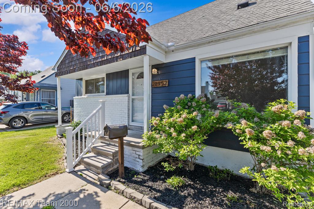 28952 Bridge Street, Garden City, MI — Photo 6
