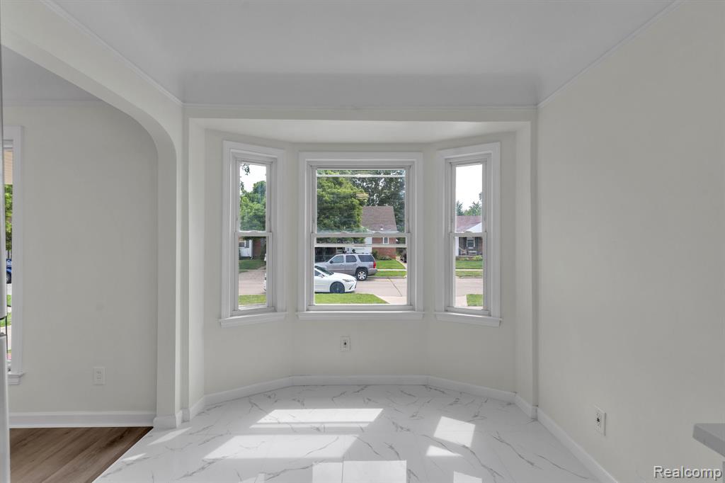 10015 Marion, Redford, MI 48239 — Photo 18