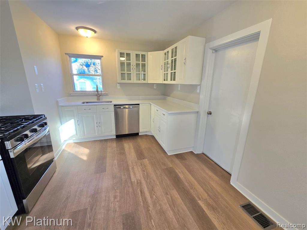 7399 Gronow, Center Line, MI 48015 — Photo 11
