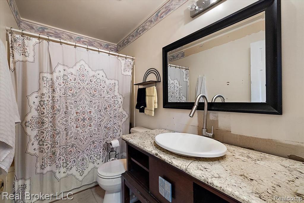 24348 Simmons Drive, Novi, MI — Photo 33