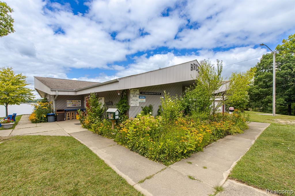 948 McClellan Street, Lake Orion, MI 48362 — Photo 32