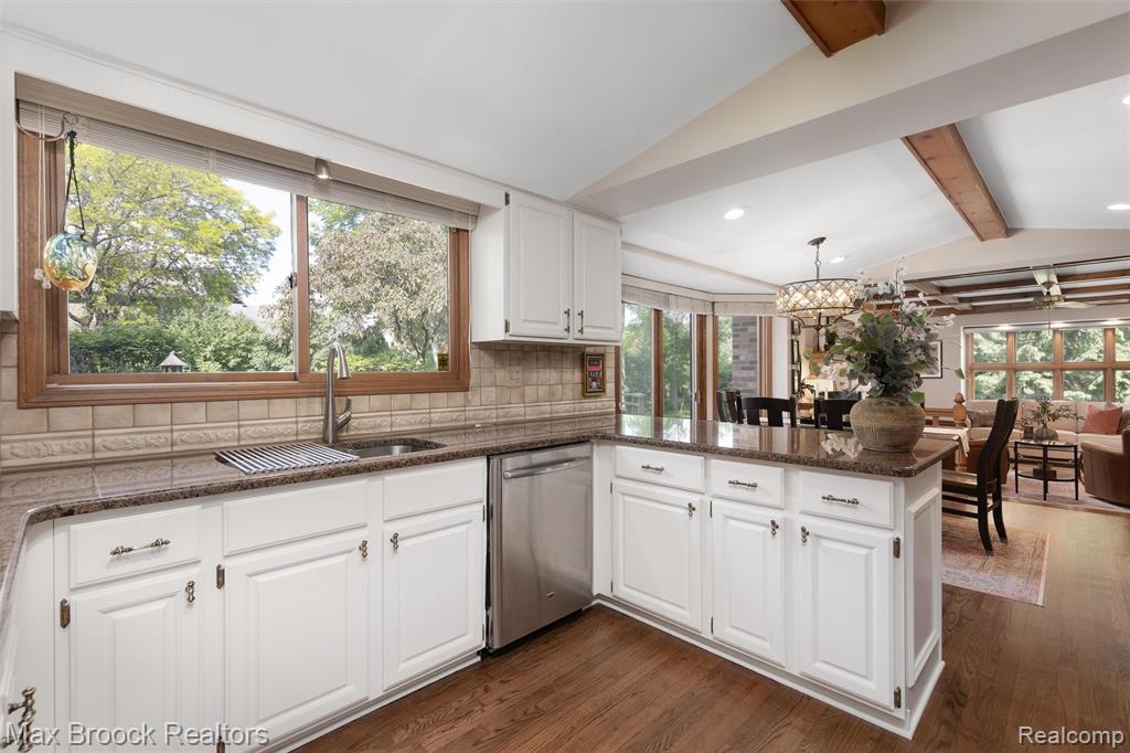 885 Timberline Drive, Rochester Hills, MI 48309 — Photo 14