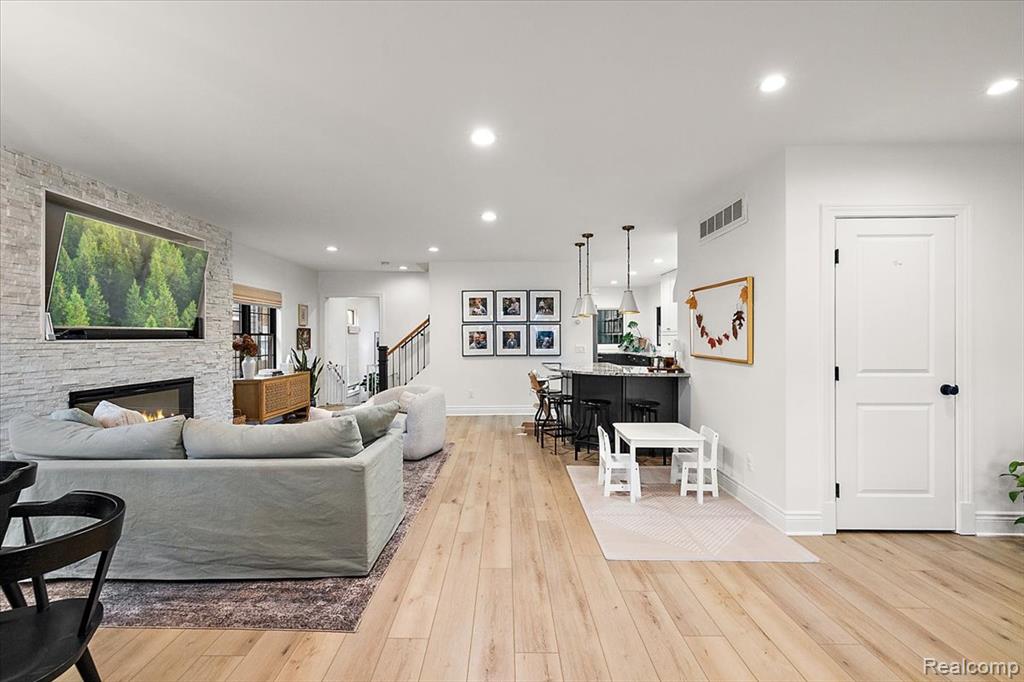606 Golf Avenue, Royal Oak, MI 48073 — Photo 18