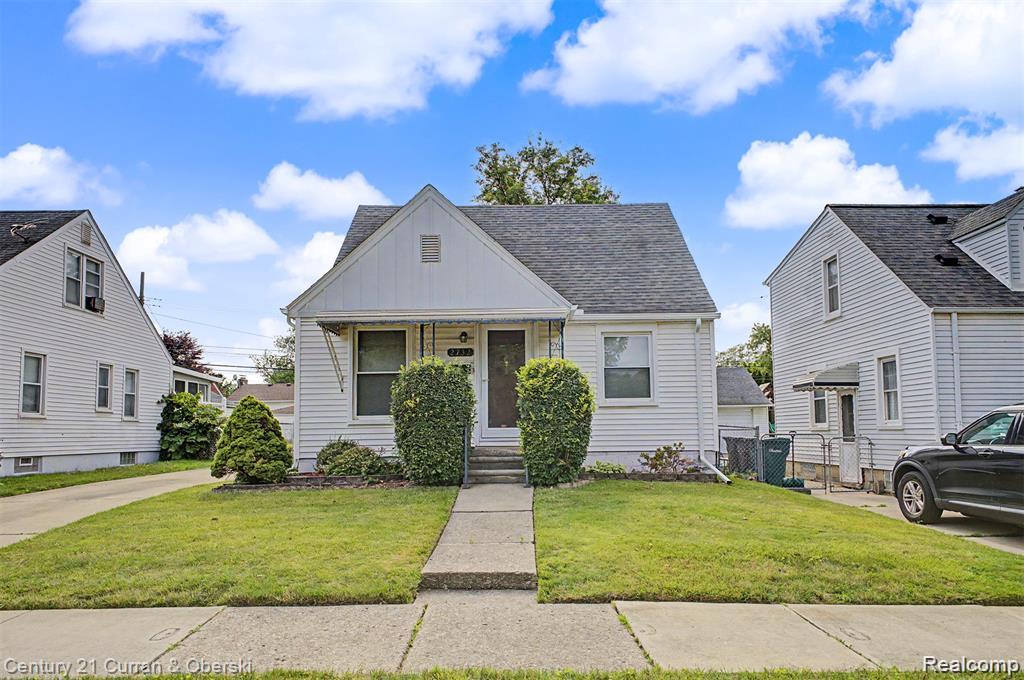 2732 Queen Street, Dearborn, MI 48124