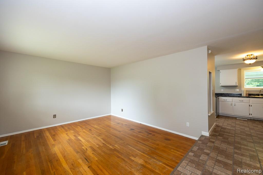 8040 Alton Street, Canton, MI 48187 — Photo 4