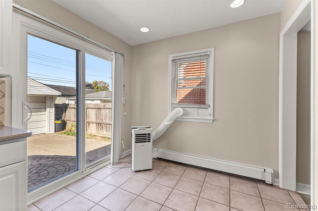 9892 Hubert Avenue, Allen Park, MI 48101 — Photo 10