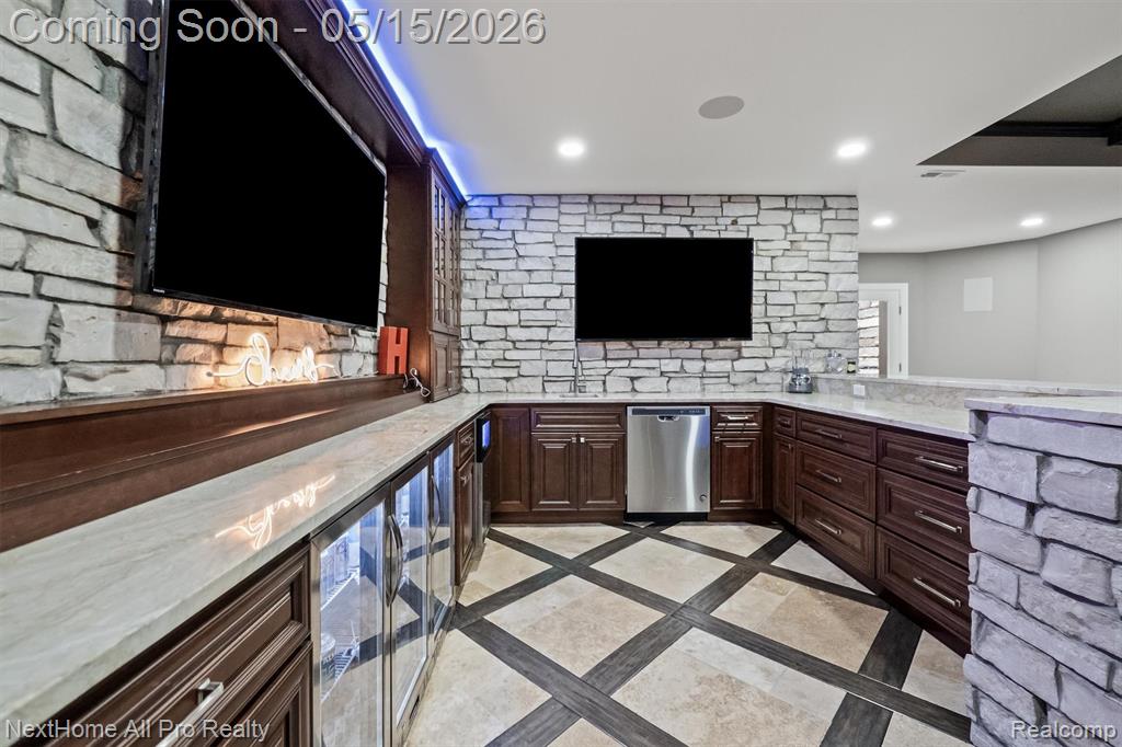 12385 Boulder Pass Drive, Milford, MI 48380 — Photo 42