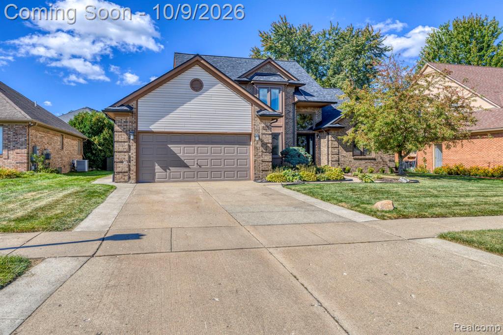 51541 Pinewood Drive, Macomb, MI 48042